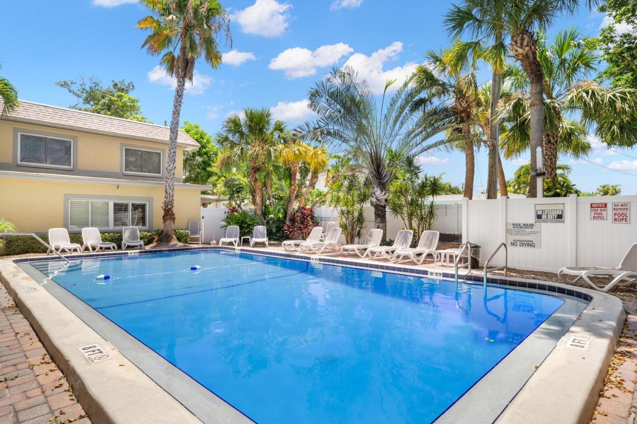 Ferienwohnung Waves 18 St. Pete Beach Exterior foto