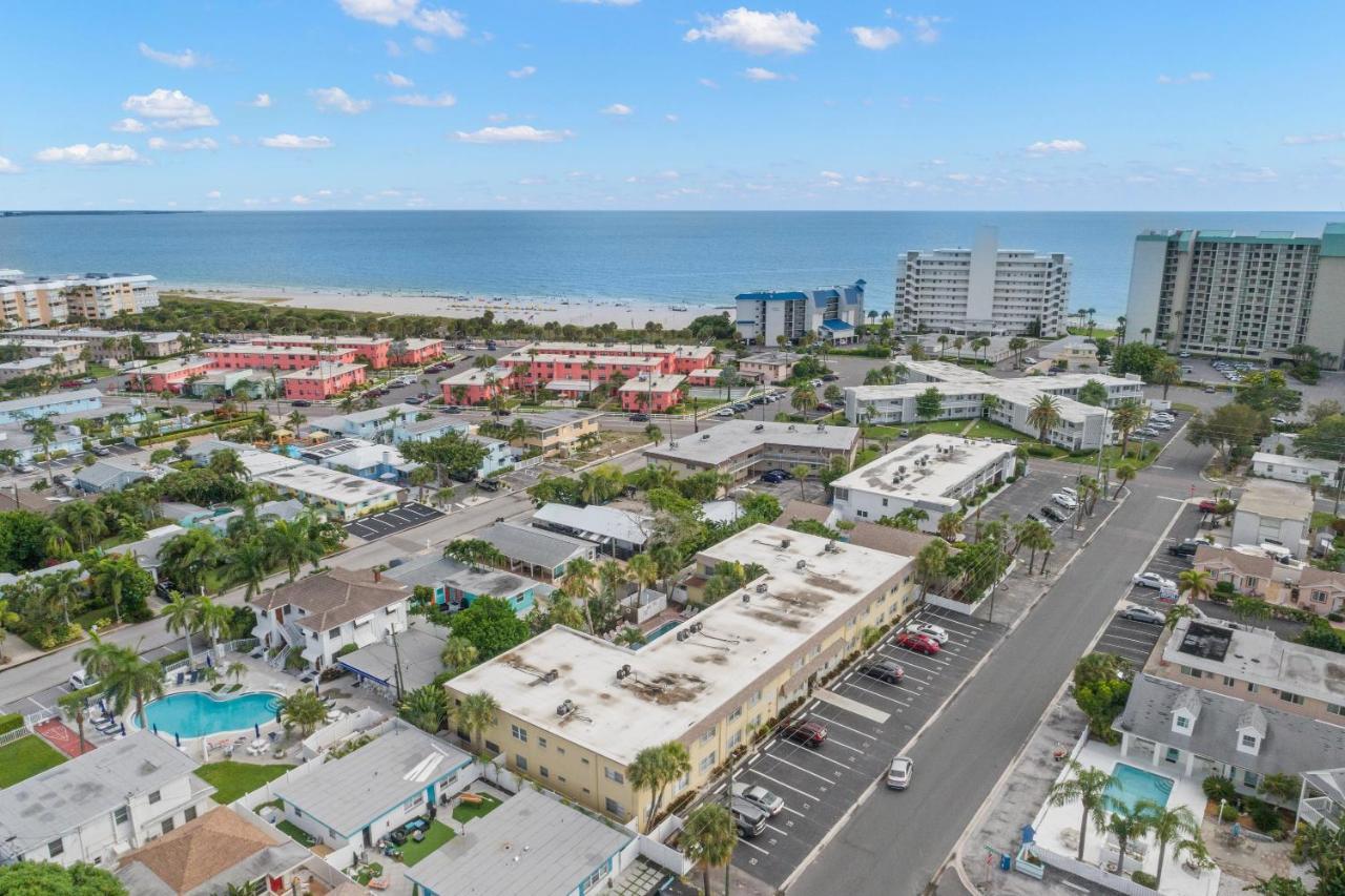 Ferienwohnung Waves 18 St. Pete Beach Exterior foto