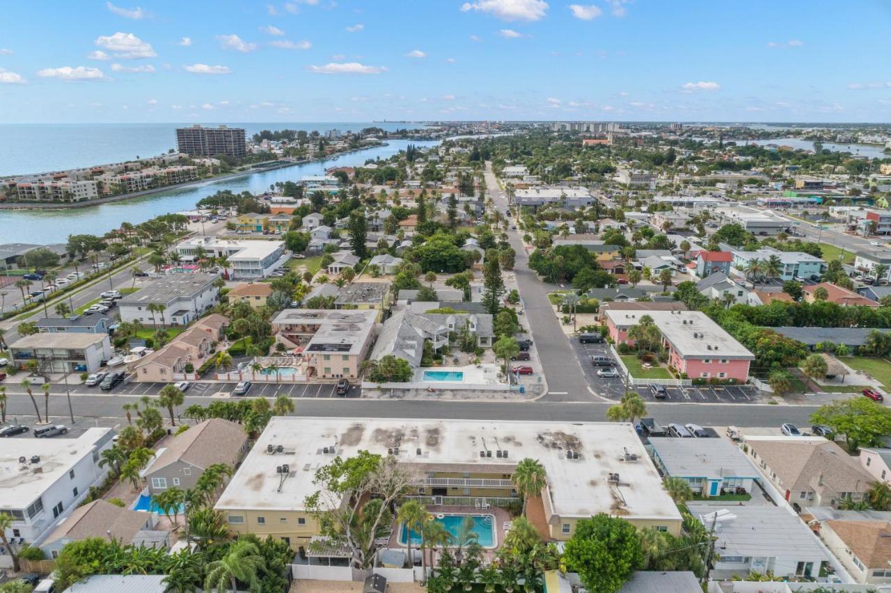 Ferienwohnung Waves 18 St. Pete Beach Exterior foto