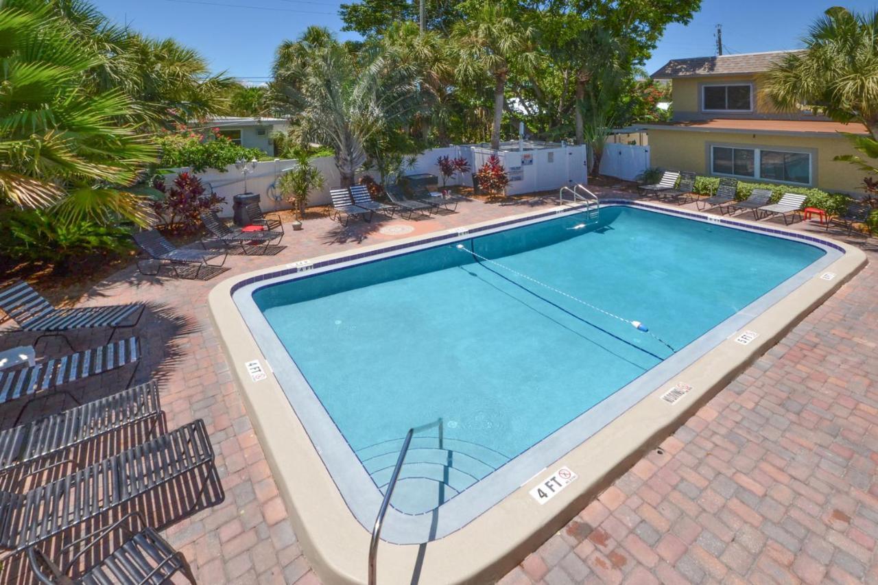 Ferienwohnung Waves 18 St. Pete Beach Exterior foto