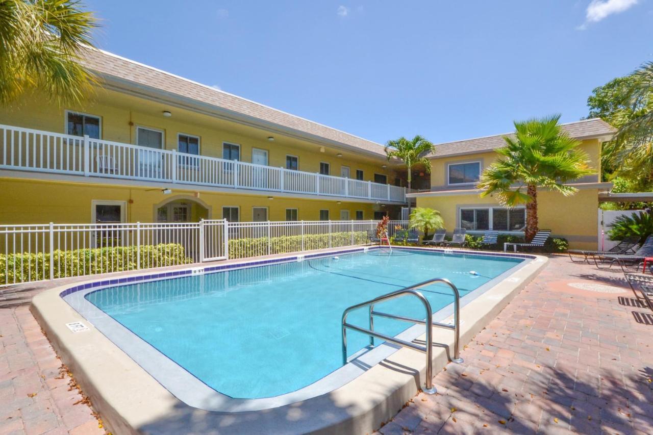 Ferienwohnung Waves 18 St. Pete Beach Exterior foto